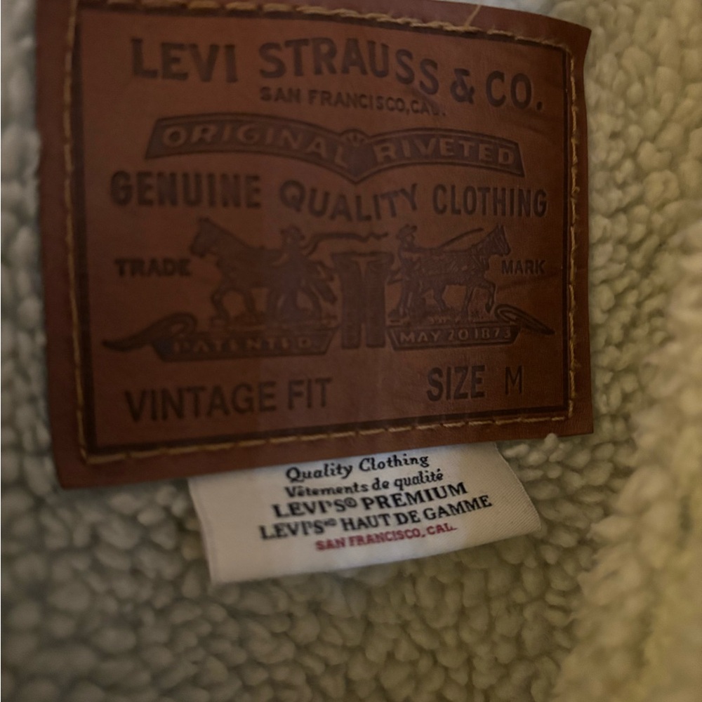 Levi's Sherpa Lined Denim Jacket - Picture 2 of 2